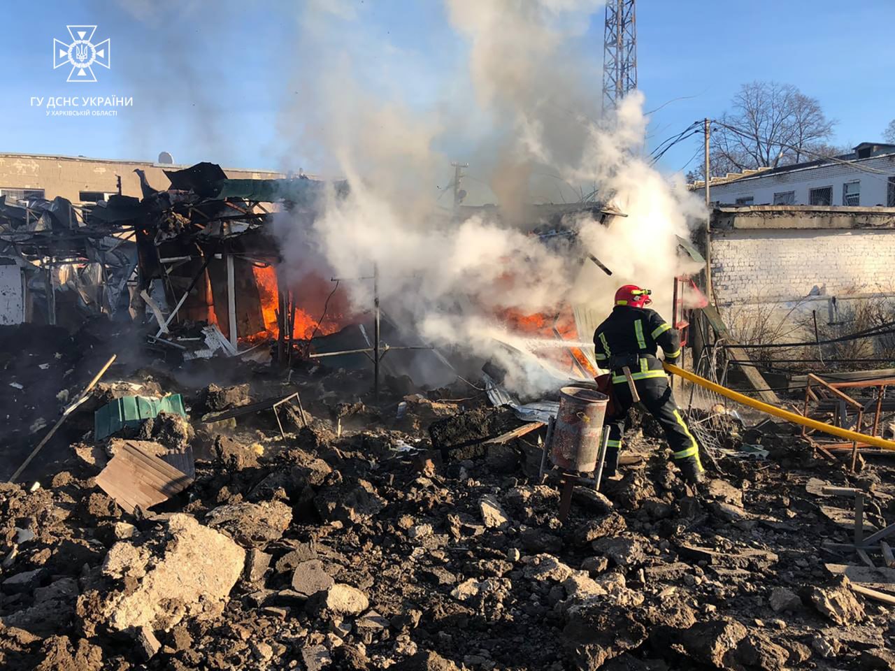 На місці ракетного удару по ринку у селищі Шевченкове завершилися рятувальні роботи