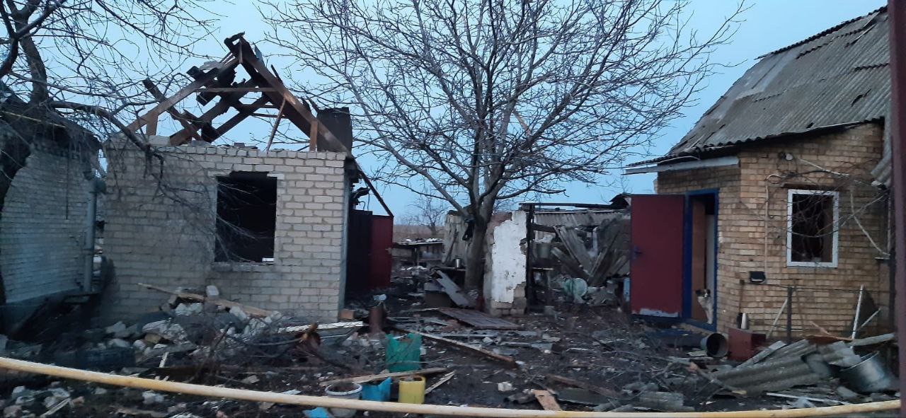 Окупанти 34 рази обстріляли Донеччину, є поранені, зруйновано та пошкоджно 13 цивільних об'єктів