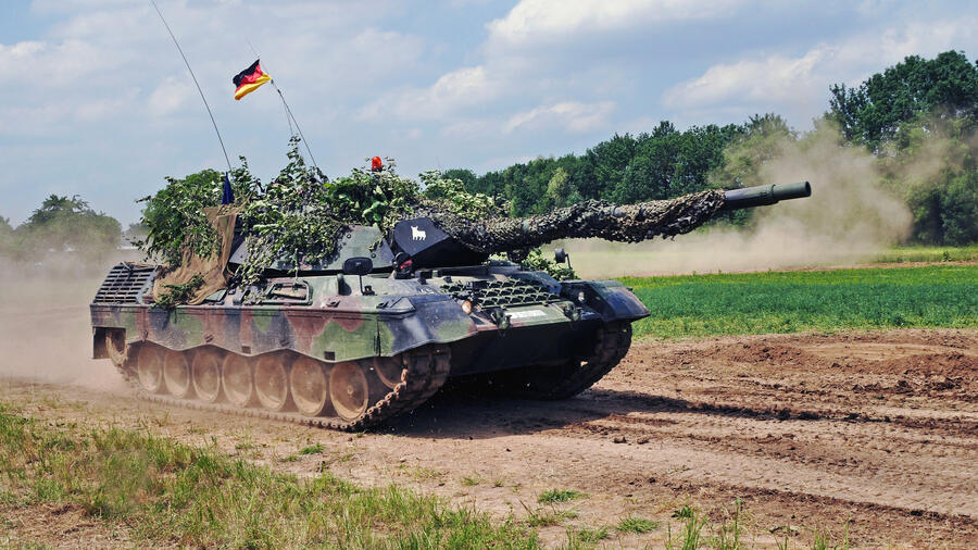 Німецький Rheinmetall готовий модернізувати танки Leopard-1 та Challenger-2 для України 