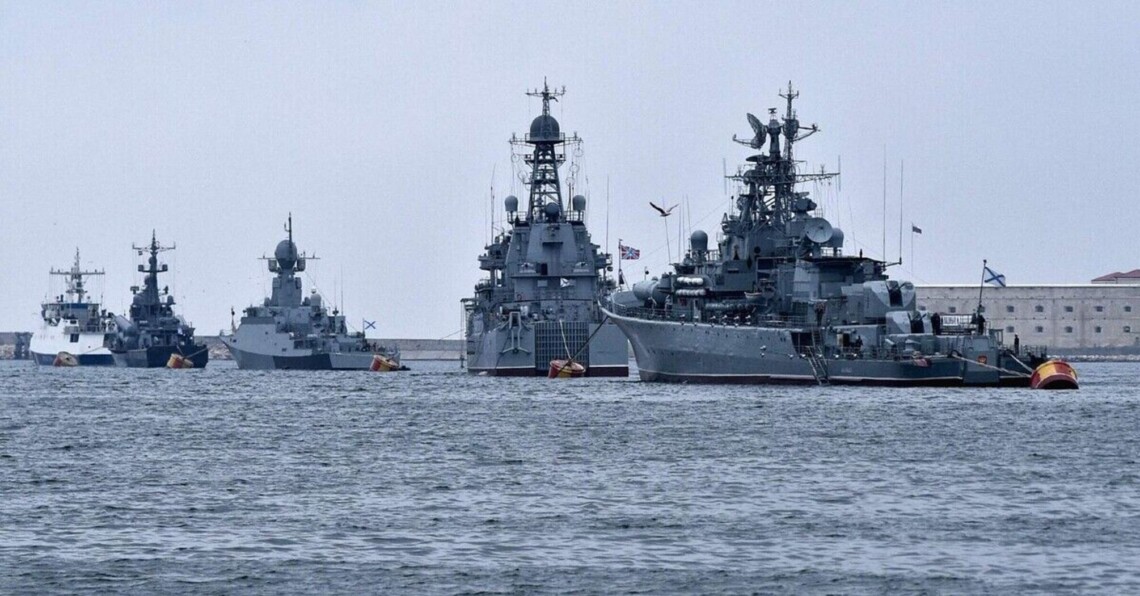 П'ять ворожих ракетоносіїв з загальним залпом у 32 Калібри вивели росіяни у Чорне море