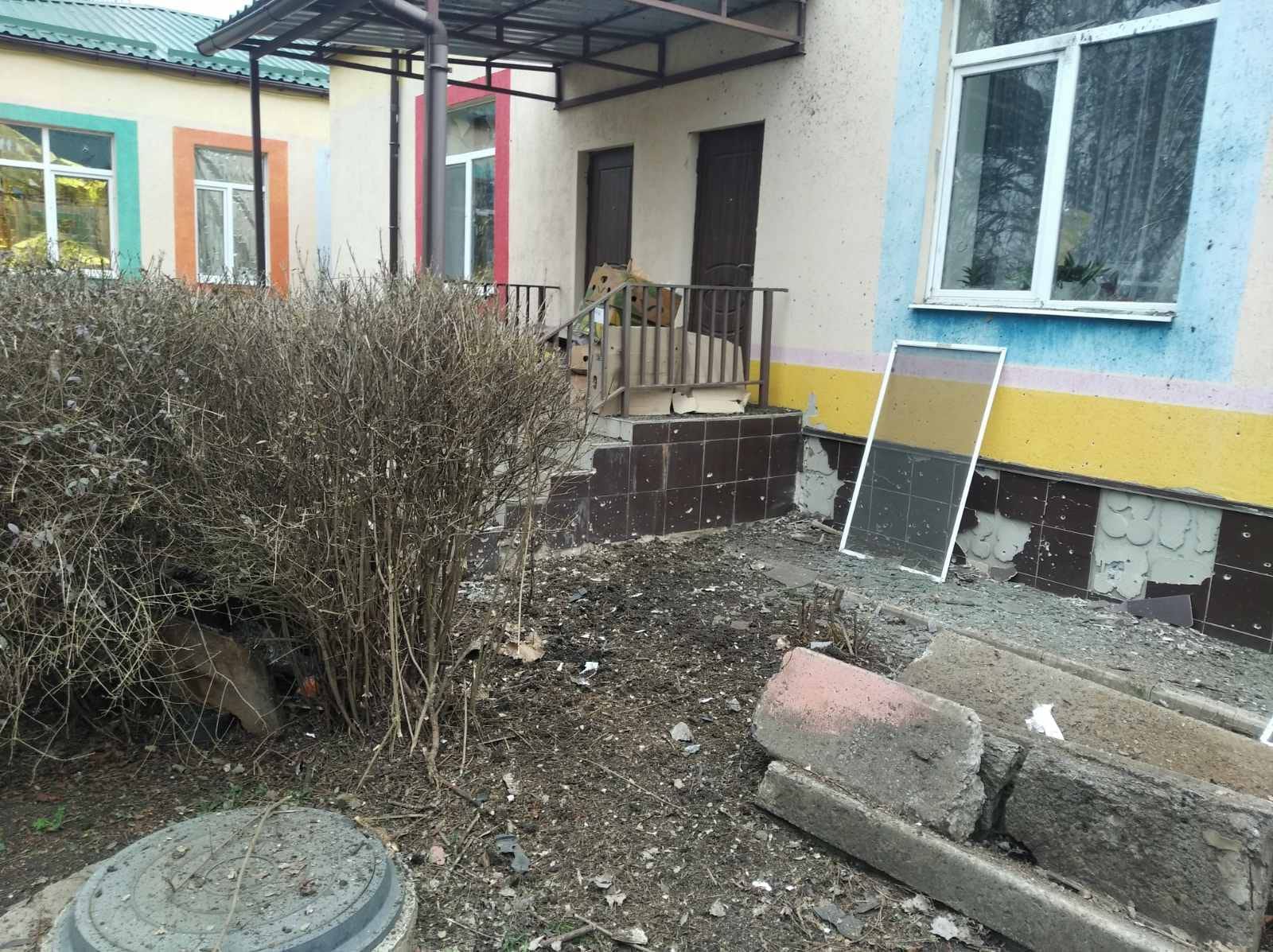 За минулу добу російські загарбники вбили 1 жителя Донеччини, поранили ще 11 людей