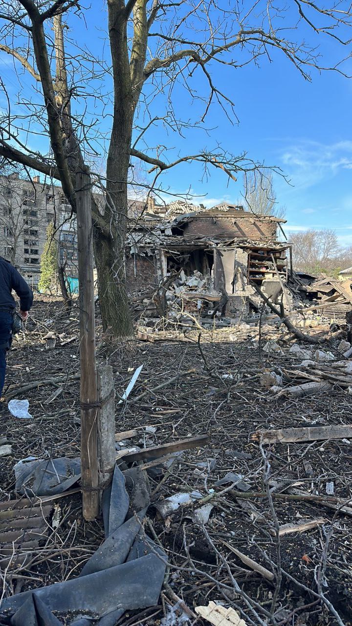 Шістьох цивільних вбито ще п'ятнадцять поранено за минулу добу на Донеччині