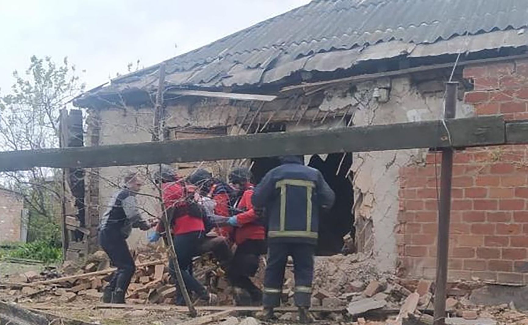 Через обстріли російськими військами Харківщини поранено четверо людей