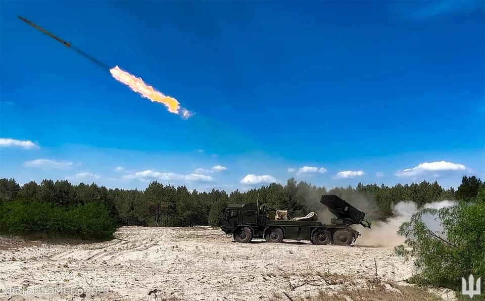 На чотирьох напрямках тривають важкі бої, відбулося 43 бойових зіткненя за добу