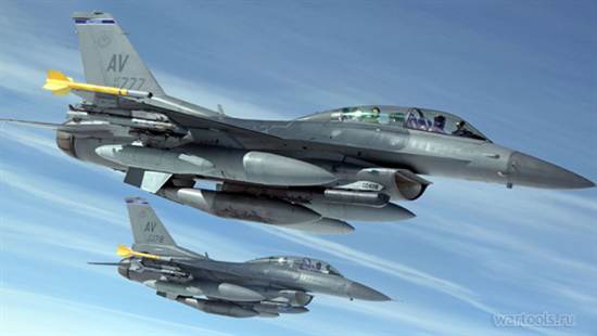 Виробник F-16 заявив, що готовий навчати українських пілотів та надавати техпідтримку літаків
