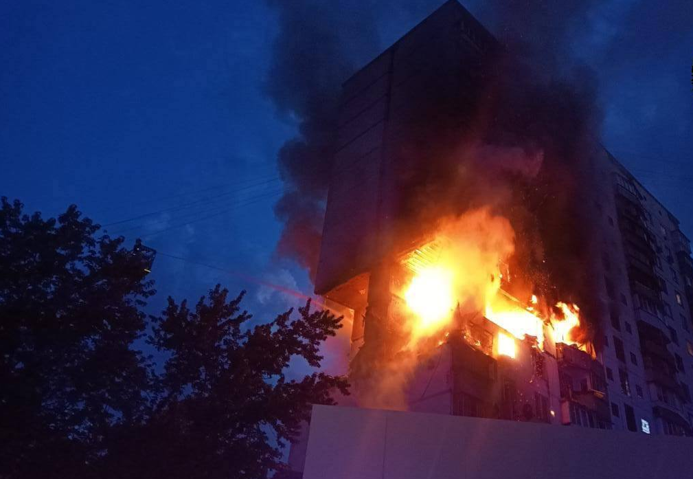 У Києві унаслідок вибуху газу сталася пожежа у багатоповерхівці