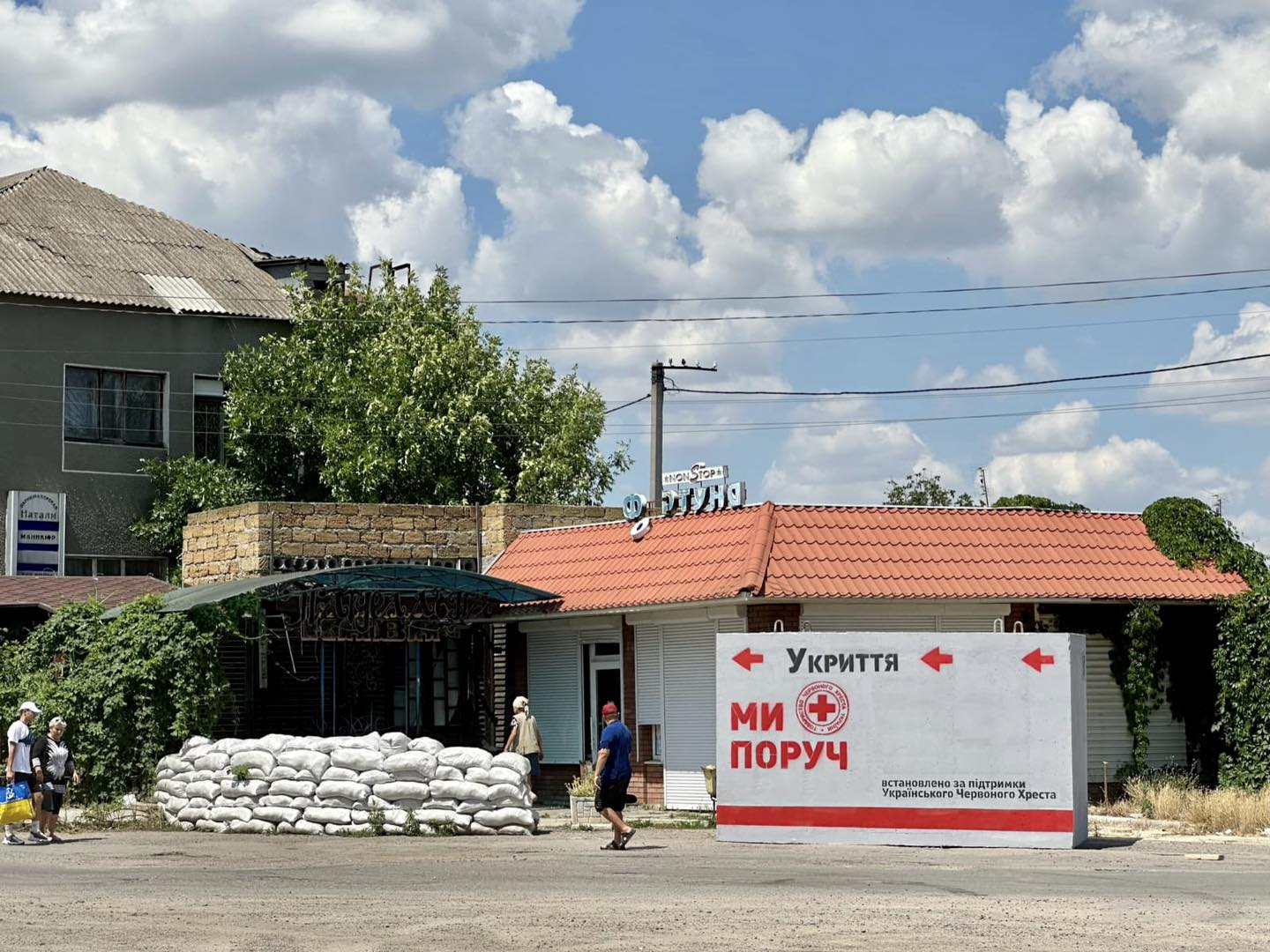 10 мобільних укриттів встановлено на Херсонщині Червоним хрестом у співпраці з Мінінтеграції