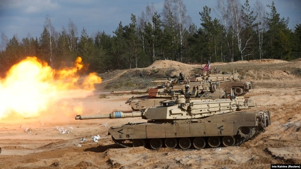 Ілюстративне фото. Танк M1A1 Abrams під час навчань НАТО у Латвії, 26 березня 2021. REUTERS/Ints Kalnins