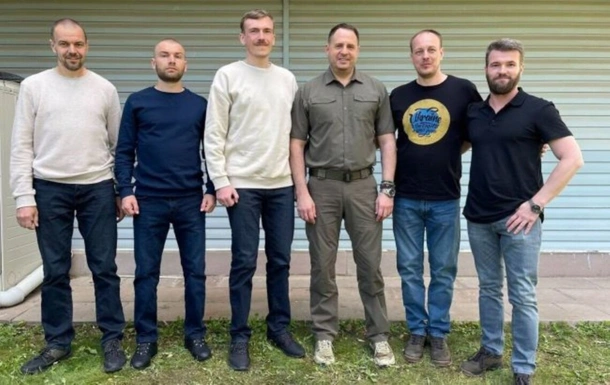 Командири Азову повертаються в Україну з Туреччини » Слово і Діло