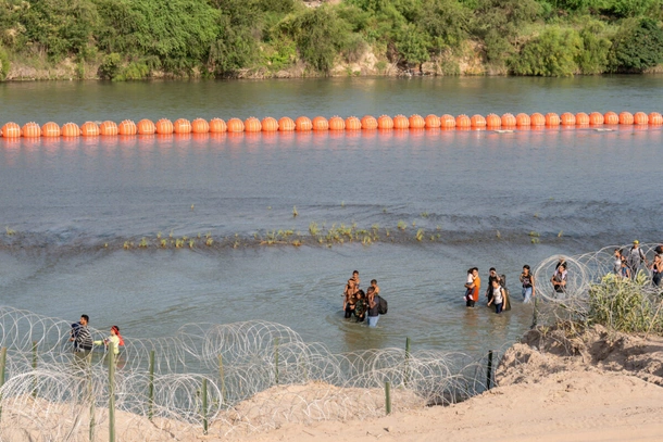 Mexican Authorities Blame Texas Border Buoys for Migrant Deaths, Governor Abbott Disputes Claims