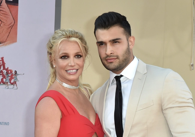 Britney Spears' Ex-Husband Makes Light of Paparazzi as She Opens Up About 'Heartache' During Divorce